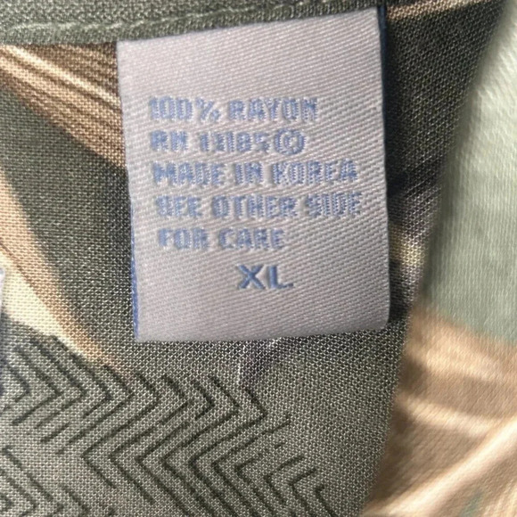 Half Moon Bay Men's Hawaiian Green Floral Short Sleeve Resort Shirt Size XL - Picture 2 of 9